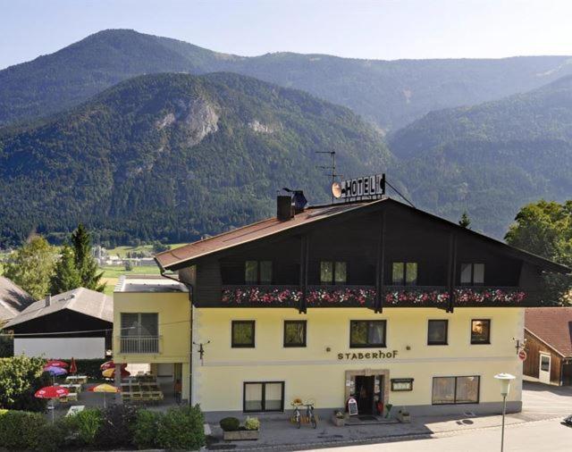 Dorfgasthof Hotel Staberhof Kellerberg Eksteriør bilde