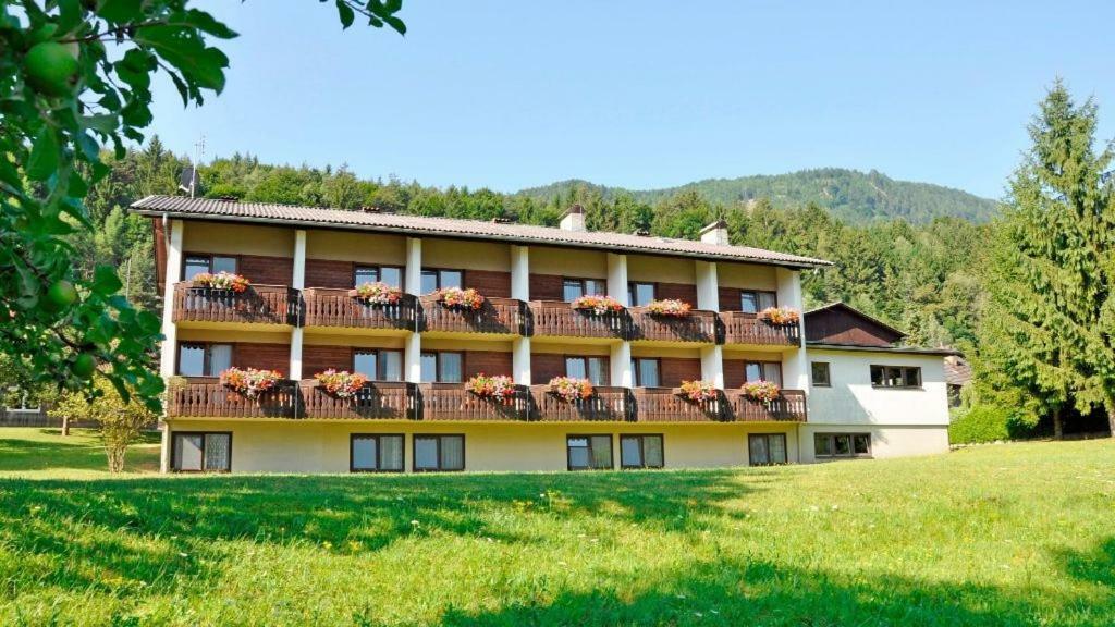 Dorfgasthof Hotel Staberhof Kellerberg Eksteriør bilde